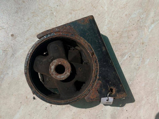 подушка крепления двигателя Toyota Carina E 1 поколение T190 1996, 1.6 л., i, бензин