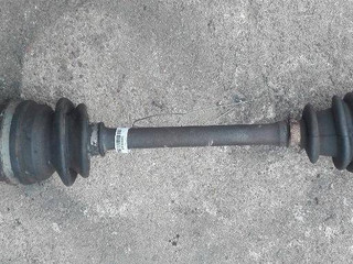 полуось передняя левая (приводной вал, ШРУС) Nissan Almera N15 1998, 1.4 л., i, бензин