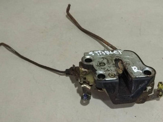 замок двери передней правой Toyota Starlet 3 поколение P70 1988, 1.3 л., karb., бензин, МКПП, красный, хетчбэк 3 дв., передний привод, 6931010120