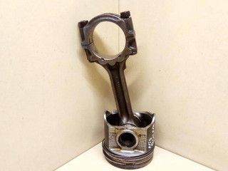 поршень Nissan Almera Tino V10 2002, 2.2 л.