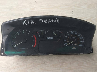 щиток приборов (приборная панель) Kia Sephia 1 поколение [рестайлинг] 1997, 1.5 л., i, бензин