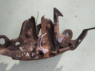 замок капота Nissan Sunny N14 1991, 2.0 л., CD20, дизель, МКПП, белый, седан, передний привод, 6560152C10