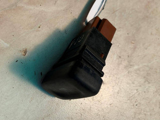 кнопка обогрева заднего стекла Nissan Primera P10 1994