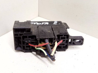 блок предохранителей Toyota Carina T170 1988