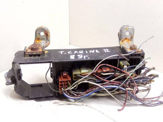 блок предохранителей Toyota Carina T170 1989