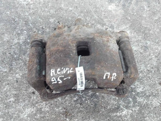 суппорт передний правый Honda Civic 6 поколение (EJ/EK/EM) 1997