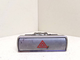 кнопка аварийной сигнализации Ford Mondeo 3 поколение 2003, 2.0 л., TDCi, дизель, 5МКПП, серебристый, хетчбэк 5 дв., передний привод, TRW, D3L0A