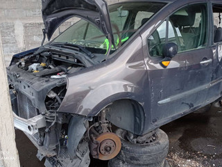 Renault Modus 1 поколение