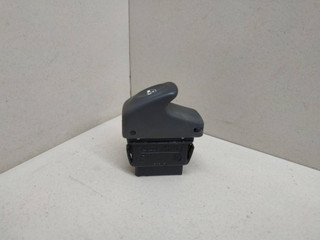 кнопка стеклоподъемника двери Renault Scenic 1 поколение [рестайлинг] JA04 2000, 1.6 л., i, K4M 700, бензин, 5МКПП, зелёный, минивэн, передний привод, 432962K