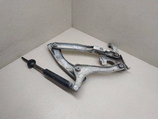петля капота правая Mercedes-Benz C-Класс W202/S202 [рестайлинг] 2000, 2028800228
