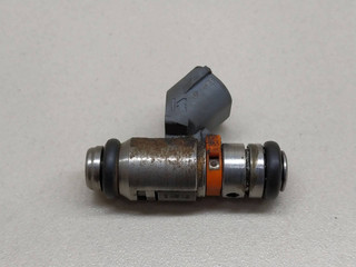 форсунка Volkswagen Golf 4 поколение 2000, 1.4 л., бензин, 036031