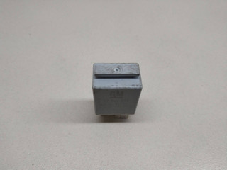 реле (прочие) Opel Zafira 1 поколение (A) 2000, 13266315