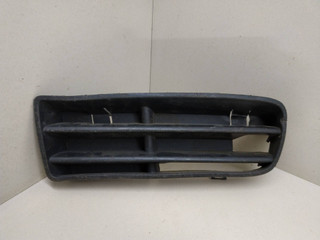 заглушка (решетка) в бампер Volkswagen Golf 4 поколение 2003, 1J0853665B