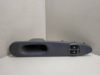 кнопка стеклоподъемника двери передней левой Hyundai Lantra J2 1997