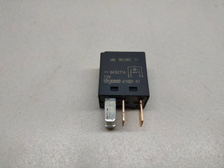 реле (прочие) Mitsubishi Montero 2 поколение 1997, MB953382, V23075, TYCO-E1001-X1