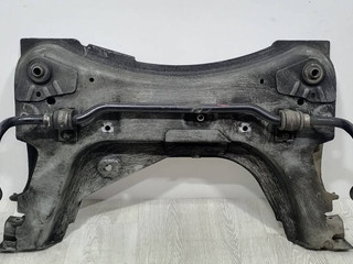 балка подвески передняя (подрамник) Renault Modus 1 поколение JP0J 2004, 1.4 л., i, K4J 770, бензин, 5МКПП, красный, хетчбэк 5 дв., передний привод, 8200500488