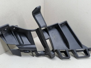 крепление фары правой Renault Modus 1 поколение JP0J 2004, 1.4 л., i, K4J 770, бензин, 5МКПП, красный, хетчбэк 5 дв., передний привод, 8200213544