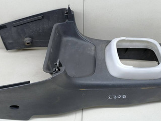 консоль салона Mitsubishi Colt 5 поколение (CJO) CJ1A 1997, 1.3 л., i, 4G13 (12V), бензин, 5МКПП, голубой металлик, хетчбэк 3 дв., передний привод, MR201551