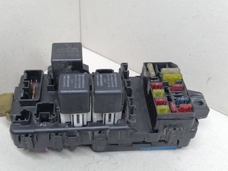 блок предохранителей Mitsubishi Colt 5 поколение (CJO) CJ1A 1997, 1.3 л., i, 4G13 (12V), бензин, 5МКПП, голубой металлик, хетчбэк 3 дв., передний привод, MR194575