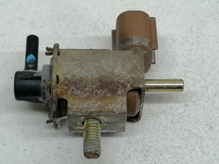 электромагнитный клапан Mitsubishi Colt 5 поколение (CJO) CJ1A 1997, 1.3 л., i, 4G13 (12V), бензин, 5МКПП, голубой металлик, хетчбэк 3 дв., передний привод, K5T48271
