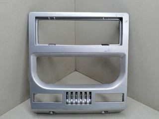 рамка под магнитолу Peugeot 1007 1 поколение 2007, 1.6 л., HDi, 9HZ (DV6TED4), дизель, 5МКПП, серебристый, хетчбэк 3 дв., передний привод, 9647541477