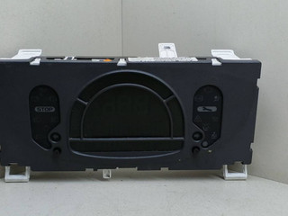 щиток приборов (приборная панель) Renault Modus 1 поколение JP0J 2004, 1.4 л., i, K4J 770, бензин, 5МКПП, красный, хетчбэк 5 дв., передний привод, 8200418021D