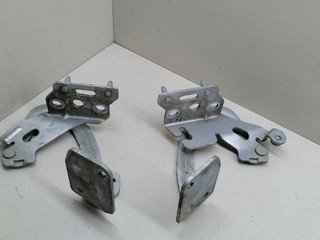 петля капота Peugeot 1007 1 поколение 2007, 1.6 л., HDi, 9HZ (DV6TED4), дизель, 5МКПП, серебристый, хетчбэк 3 дв., передний привод, 9644115280