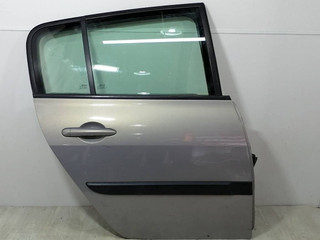 дверь задняя правая Renault Megane 2 поколение BM0B 2003, 1.4 л., i, K4J 730, бензин, 5МКПП, серебристый, хетчбэк 5 дв., передний привод, 7751473734