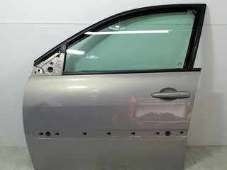 дверь передняя левая Renault Megane 2 поколение BM0B 2003, 1.4 л., i, K4J 730, бензин, 5МКПП, серебристый, хетчбэк 5 дв., передний привод, 7751473728