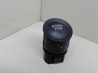 кнопка запуска двигателя Renault Megane 2 поколение BM0B 2003, 1.4 л., i, K4J 730, бензин, 5МКПП, серебристый, хетчбэк 5 дв., передний привод, EWSRE086