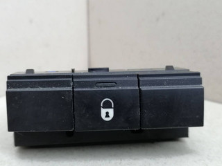 кнопка центрального замка Peugeot 407 1 поколение 2006, 1.6 л., HDi, 9HY (DV6TED4), дизель, МКПП, серый, передний привод, 96470287XT