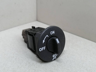 кнопка Airbag Renault Laguna 2 поколение 2004, 1.9 л., DCi, F9Q 670, дизель, МКПП, салатовый, универсал, передний привод, 8200169589C, 8200169589B