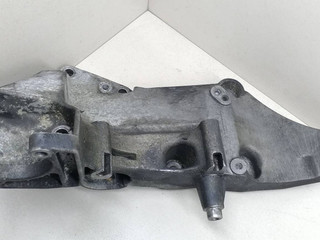 кронштейн генератора Renault Espace 4 поколение 2006, 1.9 л., DCi, F9Q 820, дизель, 6МКПП, белый, минивэн, передний привод, 8200183234