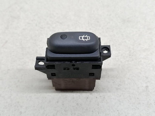 Кнопка блокировки двери Renault Laguna 1 поколение 1998, 2.2 л., TD, G8T 752, дизель, 5МКПП, серый, универсал, передний привод, 7700421089