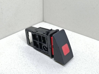 кнопка аварийной сигнализации Hyundai Matrix 1 поколение 2002, 1.5 л., CRDi, дизель, 5МКПП, серебристый, минивэн, передний привод, 9379017100