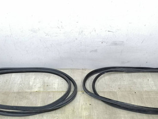 уплотнитель двери Peugeot 607 1 поколение 9D 2003, 2.2 л., HDi, 4HX (DW12TED4/FAP), дизель, АКПП, синий, седан, передний привод, 96584242RD