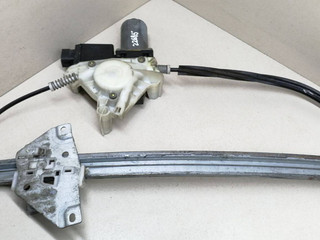стеклоподъемник электрический передний левый Mitsubishi Carisma 1 поколение 1998, белый, 113886-301, 05072440