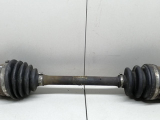 полуось передняя левая (приводной вал, ШРУС) Hyundai i30 1 поколение 2010, 1.6 л., CRDi, дизель, 6МКПП, серебристый, хетчбэк 5 дв., передний привод, 495012L210