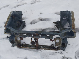 передняя панель крепления облицовки (телевизор) Kia Shuma 1 поколение 2000