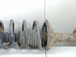 стойка передняя Nissan Sunny N14 1994