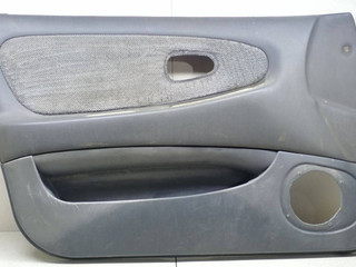 обшивка двери передняя левая Mitsubishi Lancer 6 поколение 1994, MB817121-32