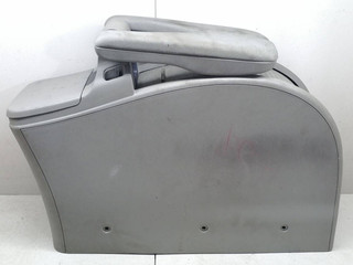 подлокотник Renault Scenic 2 поколение 2005, 1.9 л., DCi, дизель, 5МКПП, зелёный, минивэн, передний привод, 8200487902