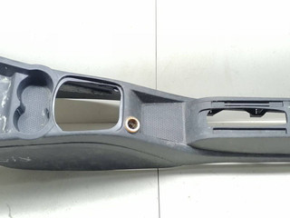 консоль салона Fiat Grande Punto 1 поколение 2006, 1.3 л., дизель, 5МКПП, салатовый, хетчбэк 5 дв., передний привод