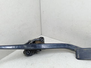 педаль Mitsubishi Lancer 6 поколение CB4A 1993, 1.6 л., i, 4G92 (SOHC 16V), бензин, 5МКПП, синий, седан, передний привод, MB539798