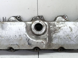 клапанная крышка Toyota Hiace 4 поколение H100 1996, 2L