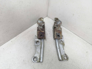 петля капота Hyundai Santamo 1 поколение 1999, 2.0 л., i, бензин, 5МКПП, серебристый, минивэн, передний привод, 79410M2000, 79420M2000