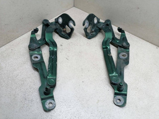 петля крышки багажника Audi A4 B5 1996, 1.9 л., TDi, AHU, дизель, 5МКПП, зелёный, седан, 3B5827302A, 3B5827301A