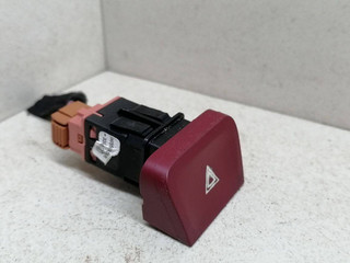 кнопка аварийной сигнализации Citroen C4 Grand Picasso 1 поколение 2007, 1.6 л., HDi, 9HZ (DV6TED4), дизель, 5МКПП, минивэн, передний привод, 96552745KR