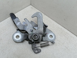 замок капота Peugeot 1007 1 поколение 2005, 1.4 л., HDi, 8HZ (DV4TD), дизель, 5МКПП, серебристый, хетчбэк 3 дв., 793473
