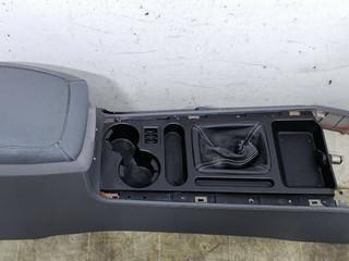 подлокотник Kia Sorento 1 поколение 2004, 2.5 л., CRDi, D4CB, дизель, 5МКПП, чёрный, внедорожник 5 дв., полный подключаемый привод, 846103E000